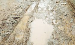 Yağmur sokakları çamura buladı!