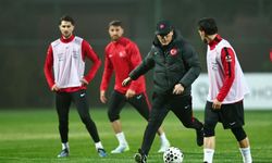 A MiLLi TAKIM, KAMPA GiRDi