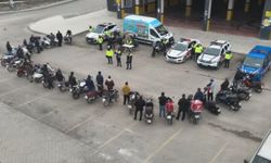 Motosiklet sürücülerine güvenli sürüş eğitimi veriliyor
