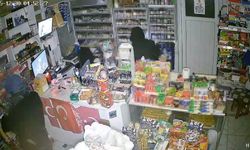 Çalıntı araçla geldiler, marketi soydular!