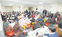 ‘Gençler, bizim geleceğiz’