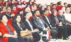 ‘Dijital okuryazarlık ve kültürlerarası iletişim çok önemli’