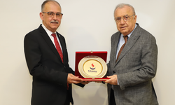 ‘Sağlık alanındaki teknolojik dönüşüm doğru yönetilmeli’