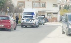 Lise önünde kurusıkı tabancalı saldırı!