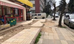 KALDIRIM AYLARDAN BERİ YAPILMIYOR!