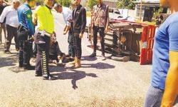 Kamyonetle motosiklet çarpıştı