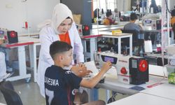 Minik terziler iş başında!