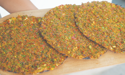 ‘Lahmacun 150-200 derece arasında pişiyor’