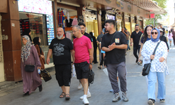 ‘TOPLUM BORÇLA AYAKTA KALIYOR’
