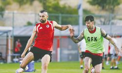 TRANSFERiN SON DAKiKALARINDA ÇiFTE HAMLE!