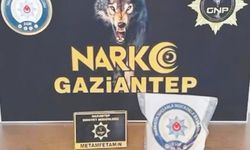 Araçtan 1 kilo metamfetamin çıktı