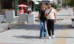‘ARTAN MALİYETLER NEDENİYLE BEYAZ BASTONA ERİŞİM ZORLAŞIYOR’