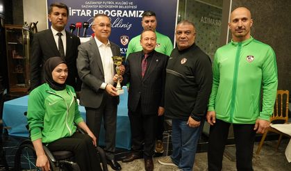 Gaziantep FK yöneticileri taraftarlarla iftarda buluştu