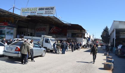 ‘KALABALIK EKONOMİK KRİZİN VE İŞSİZLİĞİN GÖSTERGESİ’