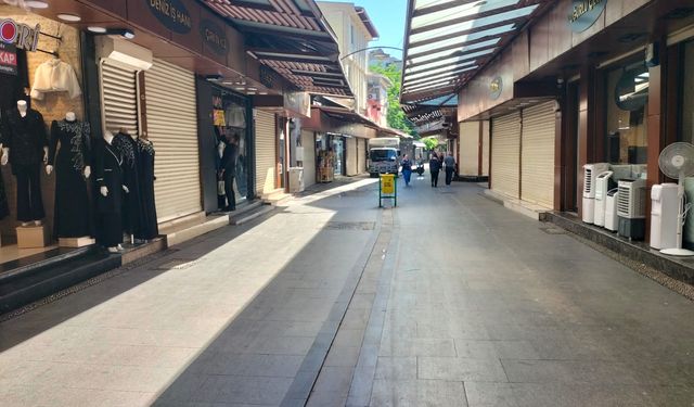 Senetler protestoya düştü