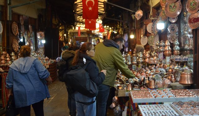 YOĞUNLUK YÜZLERİ GÜLDÜRÜYOR