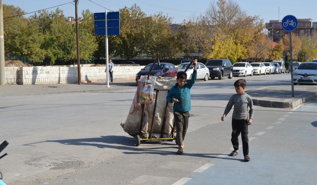 Gelir dağılımındaki adaletsizlik en fazla çocukları vuruyor