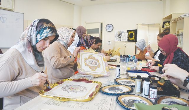 ‘Eski eşyalara yeni bir kimlik kazandırıyoruz’