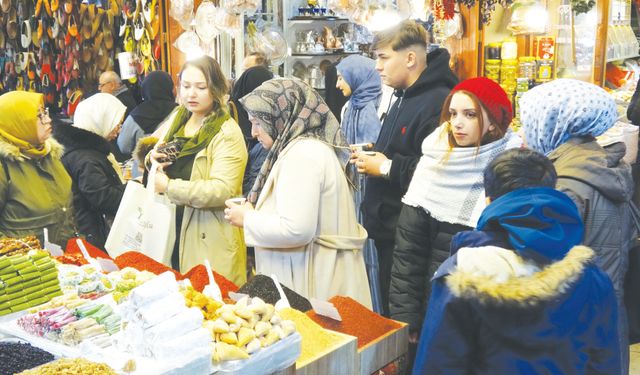 ‘Şehrimiz kültürüyle tarihi yapısıyla vatandaşı büyülüyor’