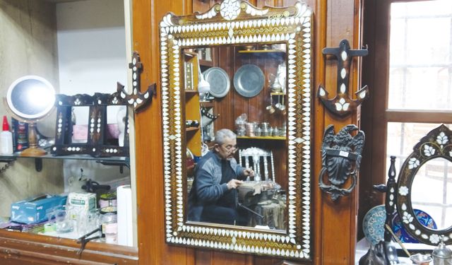 ‘Sedef kakma sanatı unutulmaya yüz tutuyor’