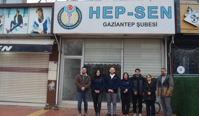 ‘SAĞLIK ÇALIŞANLARI YOKSULLUĞA MAHKUM EDİLDİ’