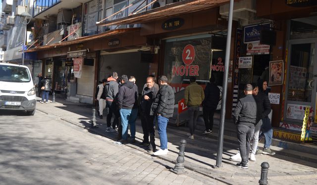 VATANDAŞ, HAFTA SONU NÖBETÇİ NOTERLERİN YOLUNU TUTTU