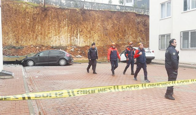 İstinat duvarı çöktü, facianın eşiğinden dönüldü