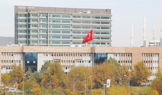 Mahkeme heyeti cinayet davasını erteledi!