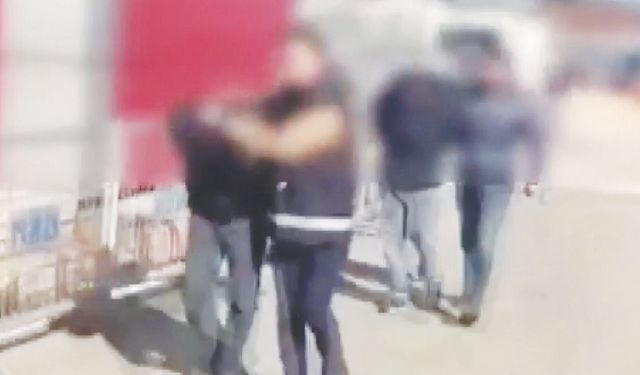 Pompalı tüfekle garaja ateş açtılar!