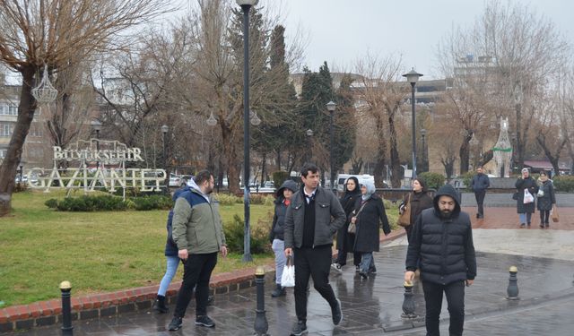 ‘İNSANLAR UMUTSUZLUK İÇİNDE’