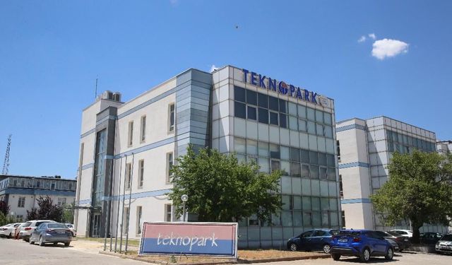 BAKTEK “UNiCORN ADAYI” LiSTESiNDE!