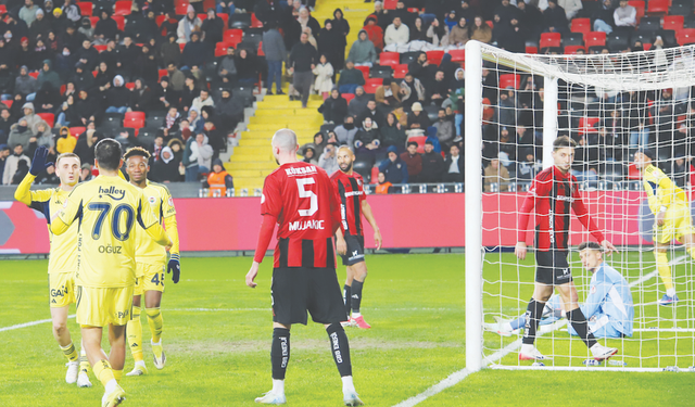 GAZİANTEP FK ÜST SIRALARA TIRMANMAK İSTİYOR!