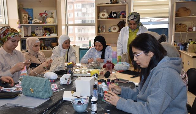 ‘Kurs sanata olan bakış açısını değiştiriyor’