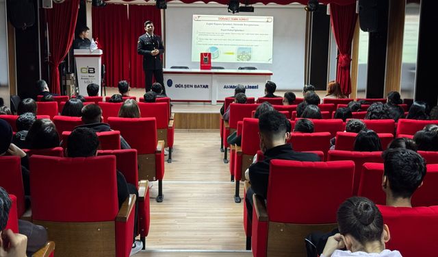 Lise öğrencilerine jandarma mesleği tanıtıldı