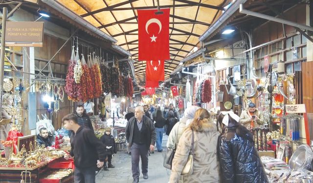 Tarihi yapılar ve kültürel değerler ziyaretçileri büyülüyor!