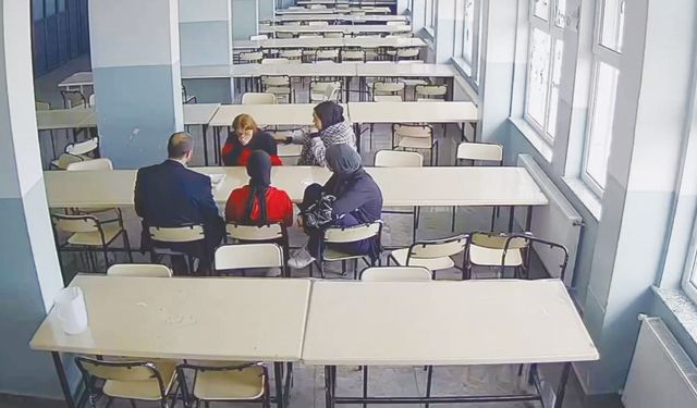 Öğretmenin heimlich manevrası hayat kurtardı!