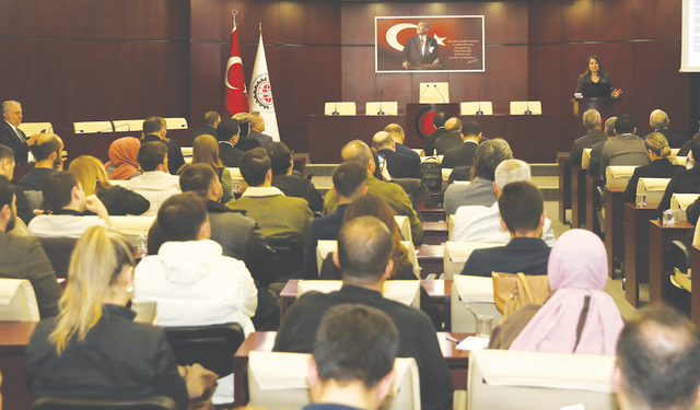 ‘Geleceğe ayak uydurmak zorundayız’