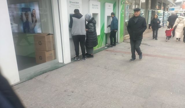 VATANDAŞ ‘YOKSULLUK’ KISKACINDA