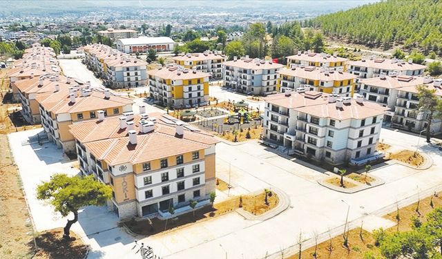 ‘Ödemekle bitmeyen bir borçlandırma sistemi var’