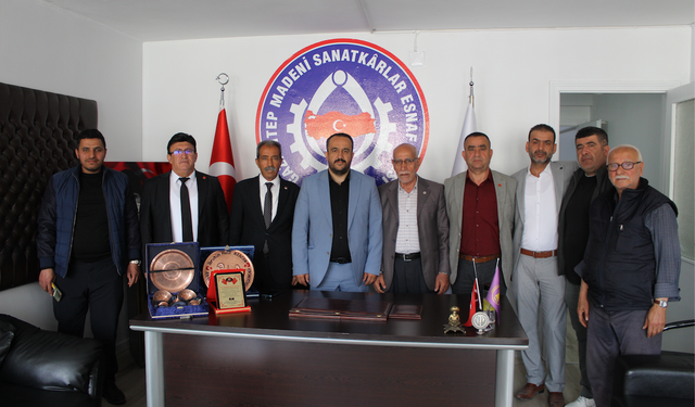 ‘ESNAF VERGİ YÜKÜ ALTINDA EZİLİYOR’