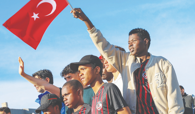 ‘MİLLİ TAKIMIN YANINDAYIZ!’