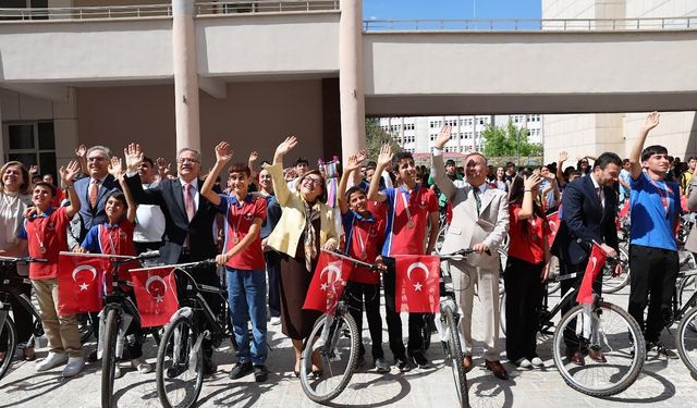 ‘Bu ülkeyi eğitim şehri, bilim şehri ve spor şehri yapacağız’
