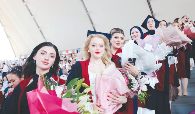 ‘Taze mezunlar, ülkemiz için bilimsel araştırmalar yürütecek’