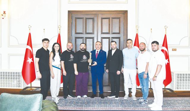 ‘KÜLTÜRÜMÜZÜ YAŞATIYORUZ’