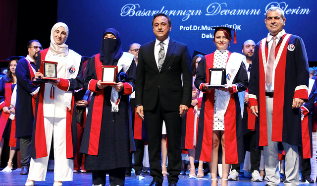‘Öğrenmekten ve hayal etmekten vazgeçmeyin’