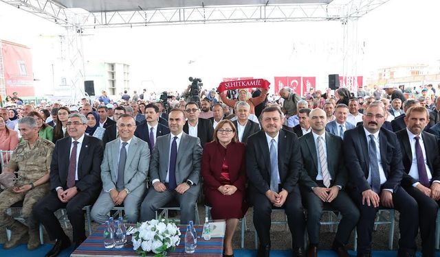 ‘Yuva, en karanlıkta ışığın yandığı yerdir’