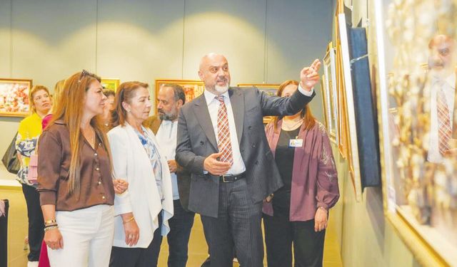 El emeği göz nuru eserler sergileniyor