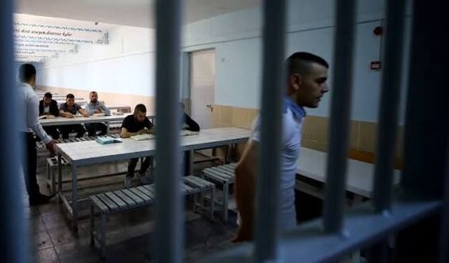 ‘Koğuşlarda dönüşümlü uyku ve hijyen krizi patlak veriyor’