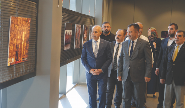 ‘Sergide toplumsal hafızayı diri tutması için ibretlik fotoğraflar var’