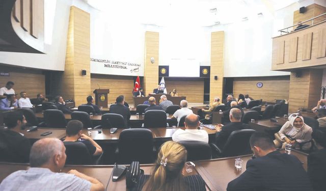 Meclis tutanak özetleri oylandı